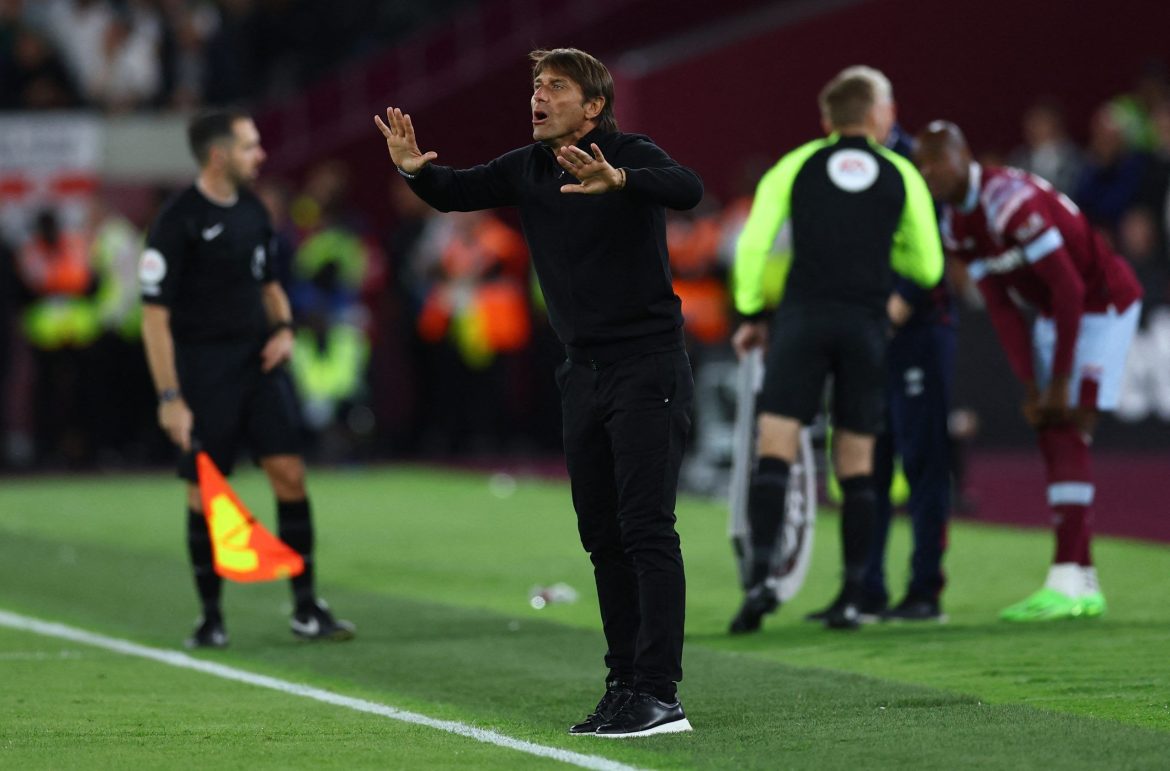 Spurs tipped to do late business