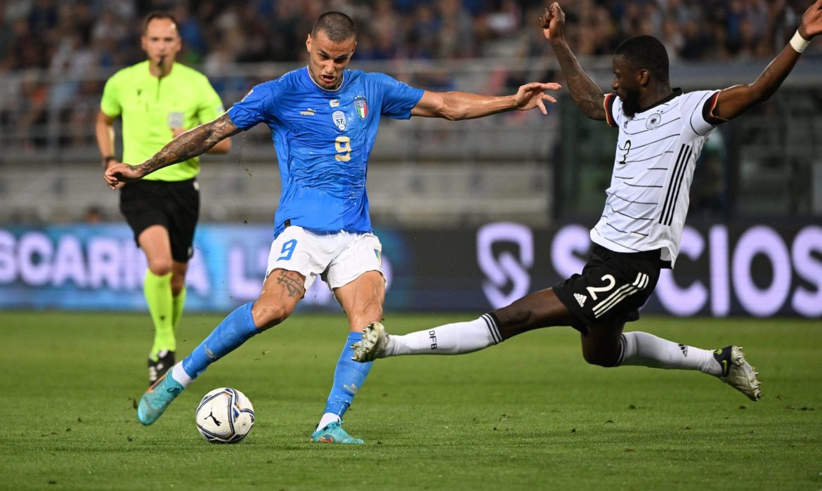 Gianluca Scamacca West Ham injury update